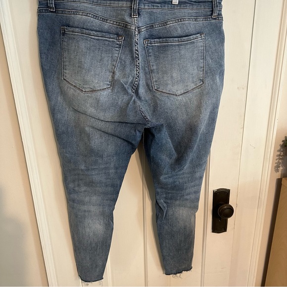STS Blue | Distressed Denim - Picture 6 of 6